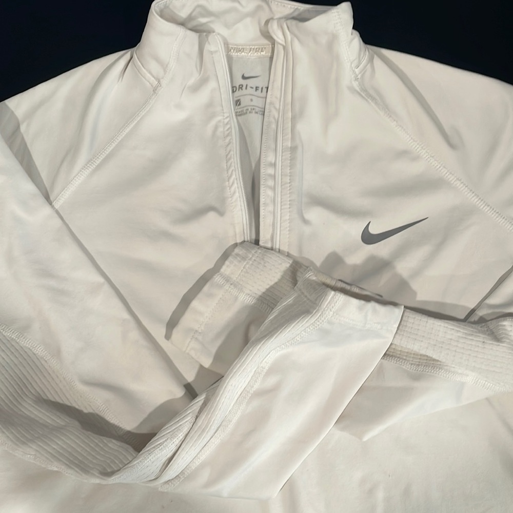White 3/4 zip Nike pull over